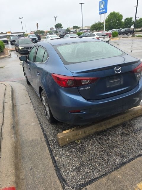 Used 2018 MAZDA MAZDA3 Touring FWD image 8