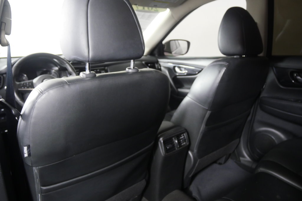 Used 2017 Nissan Rogue SL FWD image 14