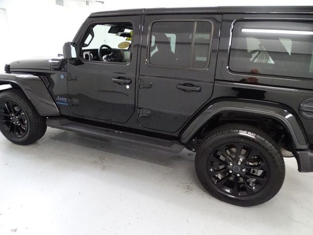 Certified 2025 Jeep Wrangler Unlimited Sahara AWD/4WD image 17