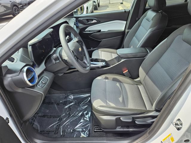 Used 2025 Chevrolet Trax LT FWD image 21