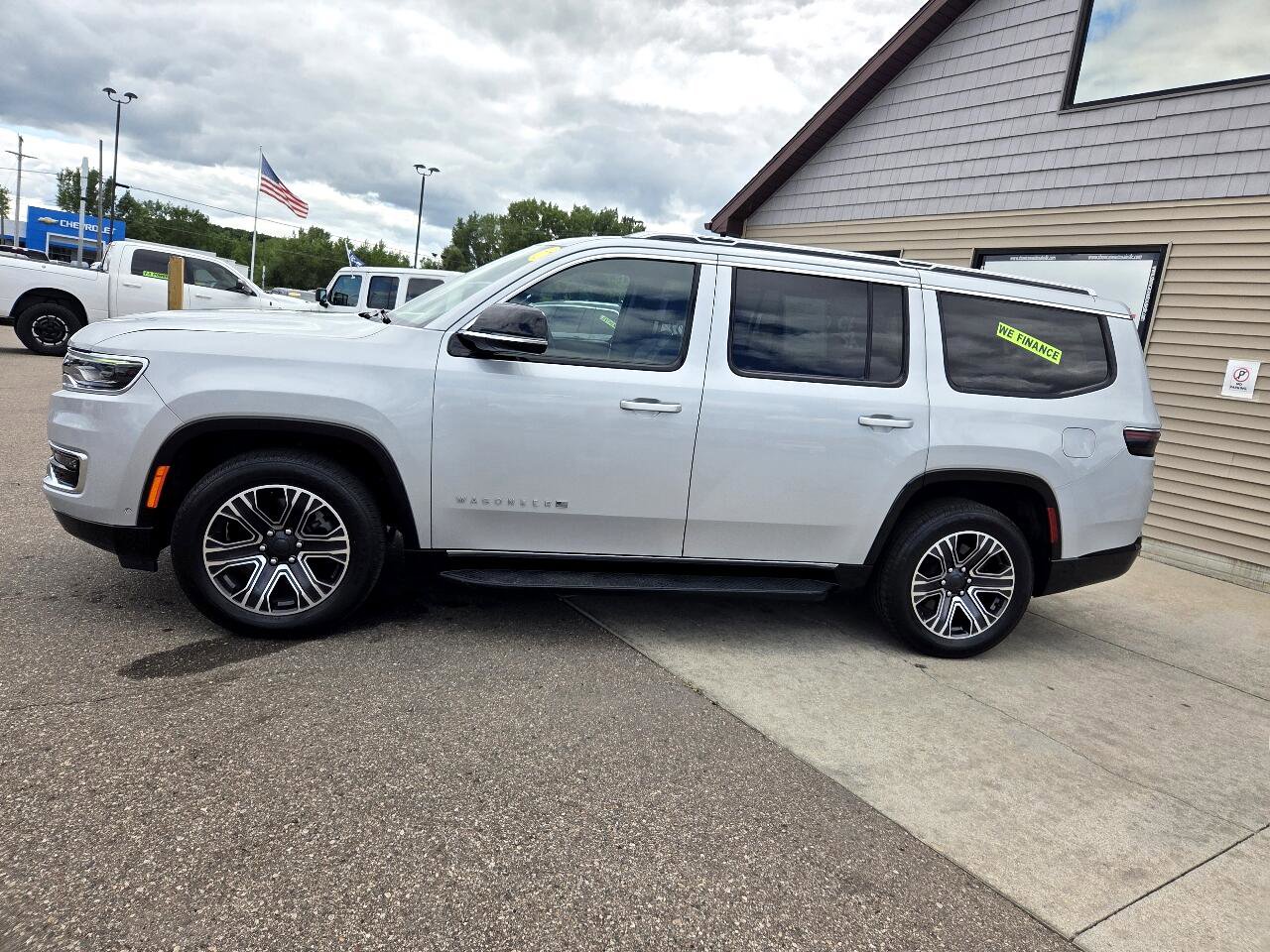 Used 2024 Jeep Wagoneer Series II w/ Flexible Seating Group image 8