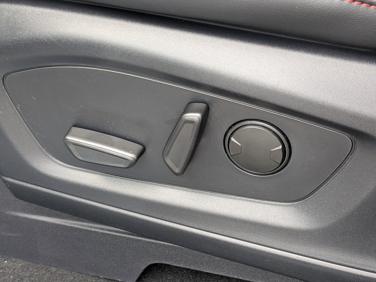 New 2026 Ford Explorer ST-Line w/ ST-Line Street Pack image 23