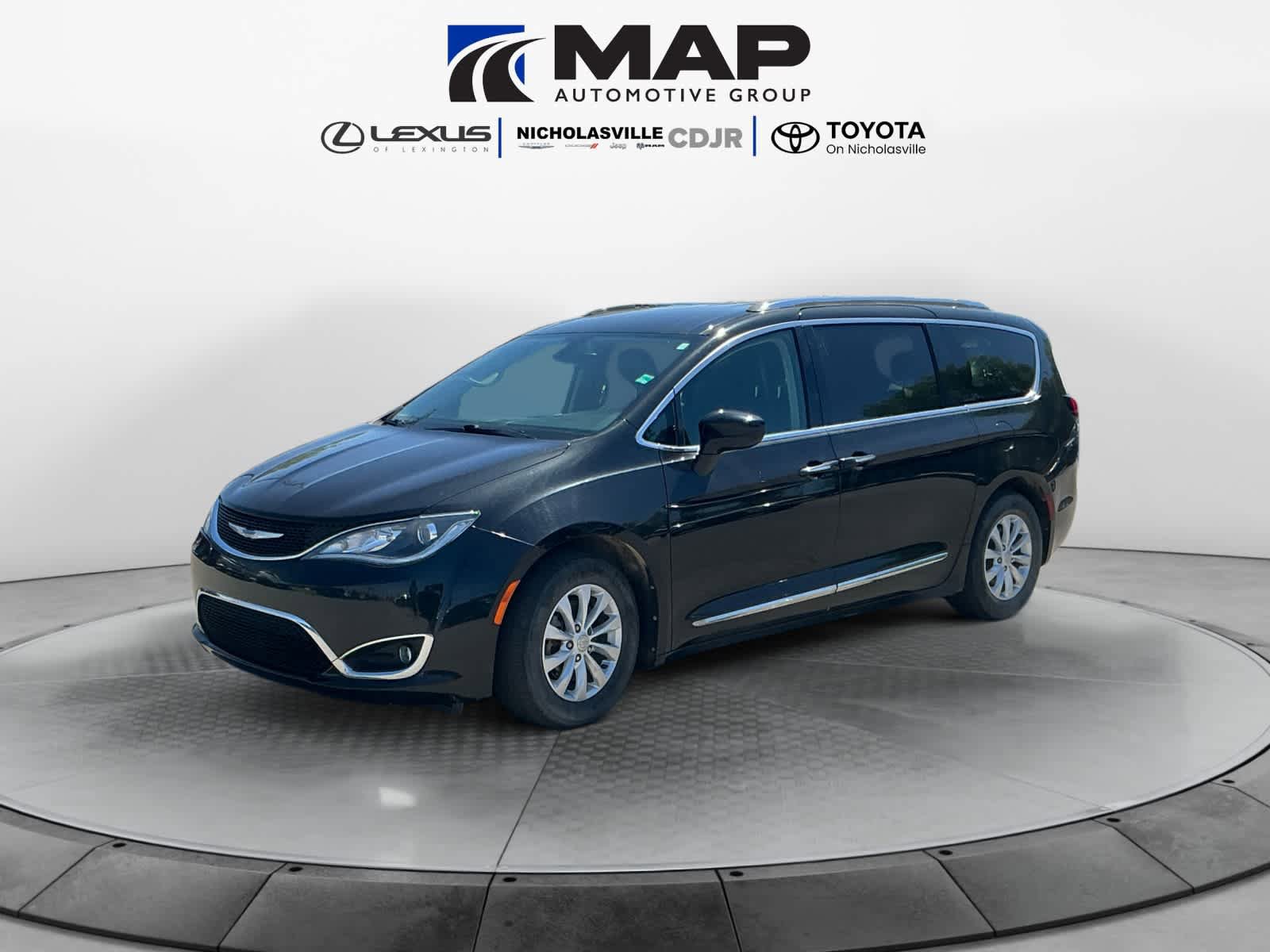 Used 2018 Chrysler Pacifica Touring-L w/ Premium Audio Group