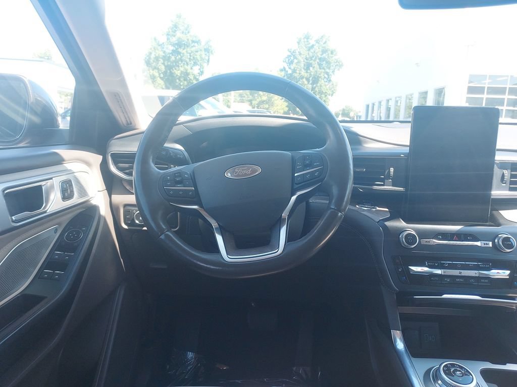 Used 2020 Ford Explorer Platinum w/ Premium Technology Package AWD/4WD image 10