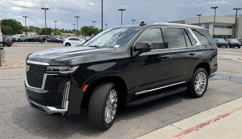 Used 2024 Cadillac Escalade Premium Luxury w/ LPO, Floor Liner Package AWD/4WD image 4