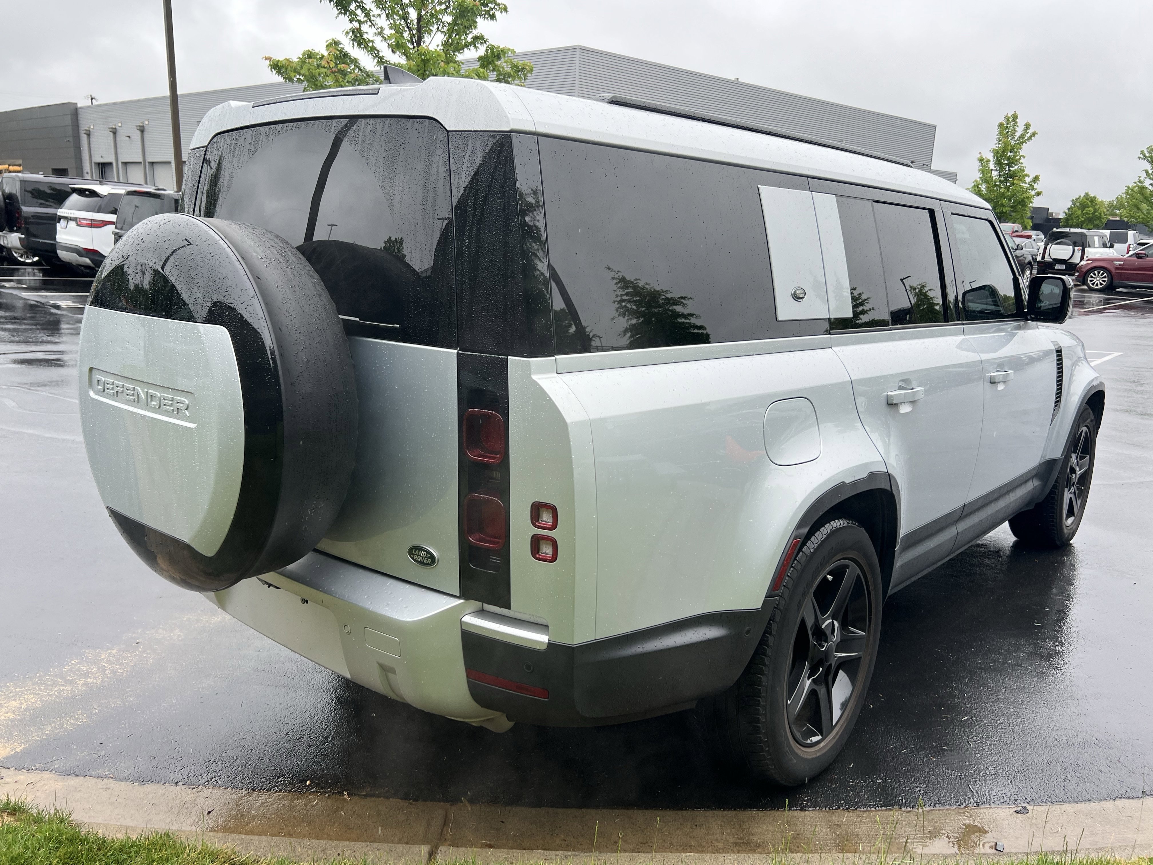 Used 2023 Land Rover Defender 130 SE AWD/4WD image 37