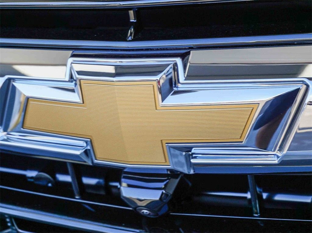 New 2026 Chevrolet Suburban LS RWD image 4