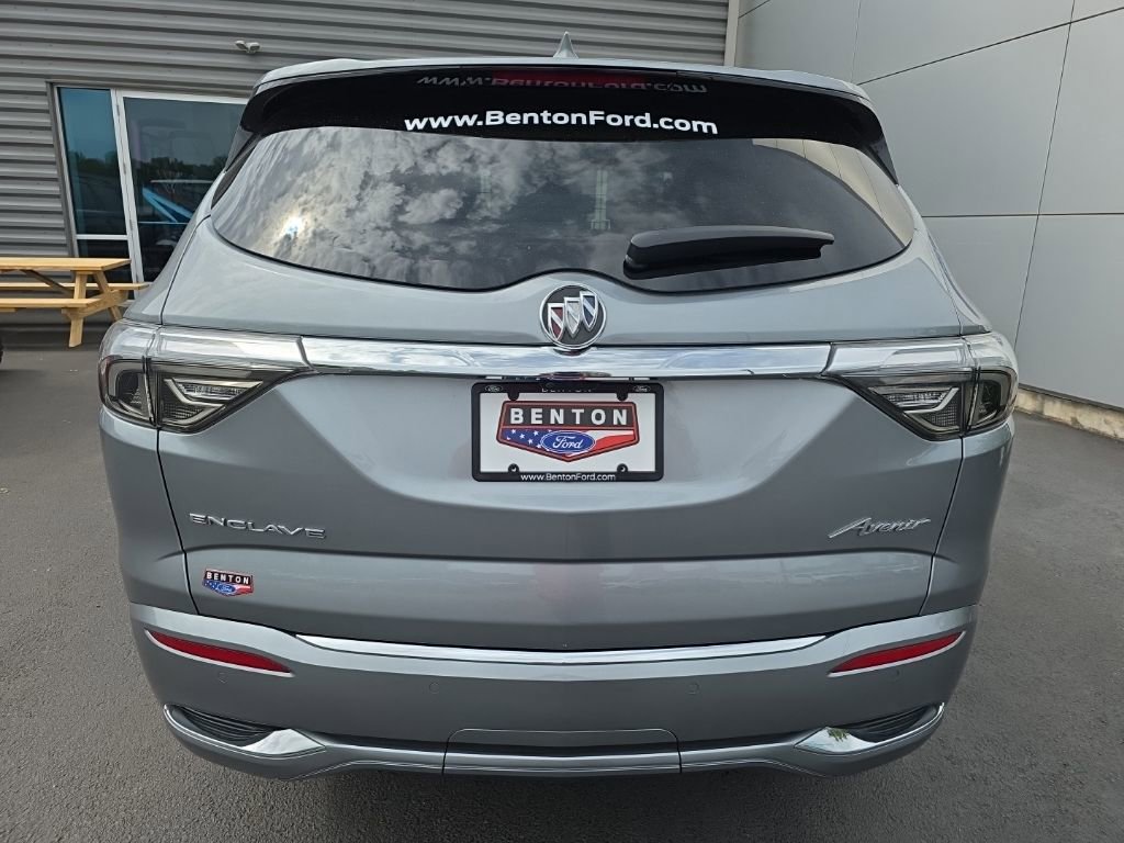 Used 2023 Buick Enclave Avenir FWD image 7