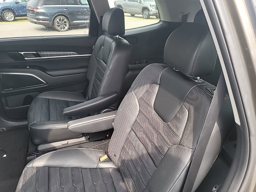 Used 2024 Kia Telluride SX Prestige w/ Towing Package AWD/4WD image 9
