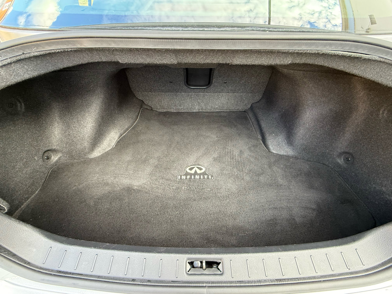 Used 2015 INFINITI Q40 AWD w/ Moonroof Package image 32