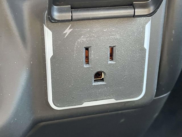 Used 2025 Chevrolet Silverado 2500 Custom w/ Custom Value Package image 27