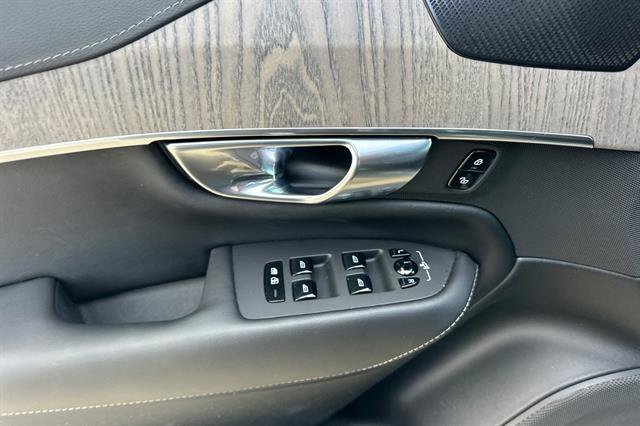 Certified 2023 Volvo XC90 T8 Ultimate w/ Protection Package Premier image 10