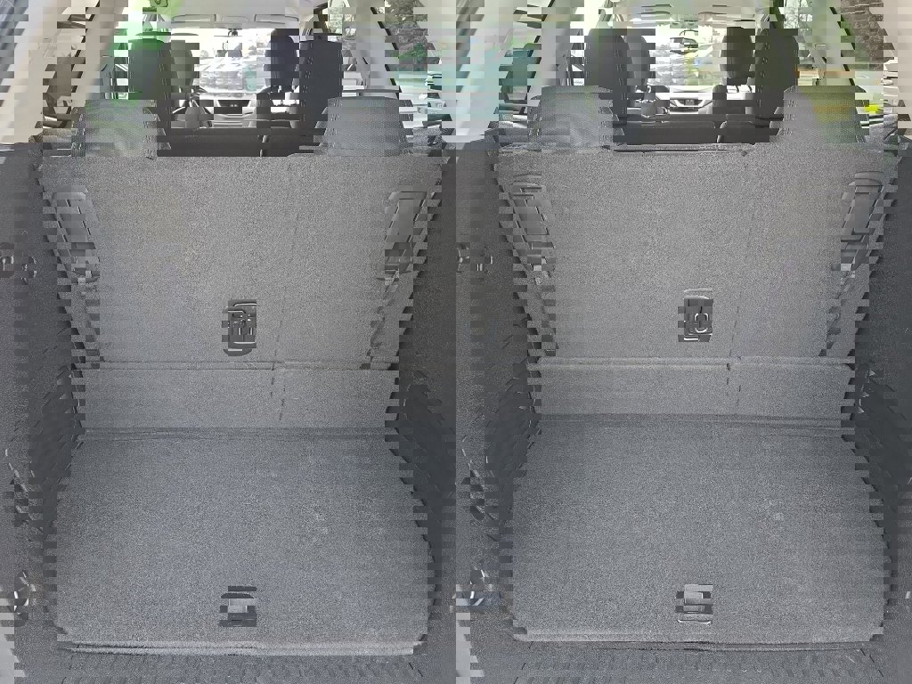 Used 2015 Chevrolet Traverse LT w/ Style and Technology Package image 18