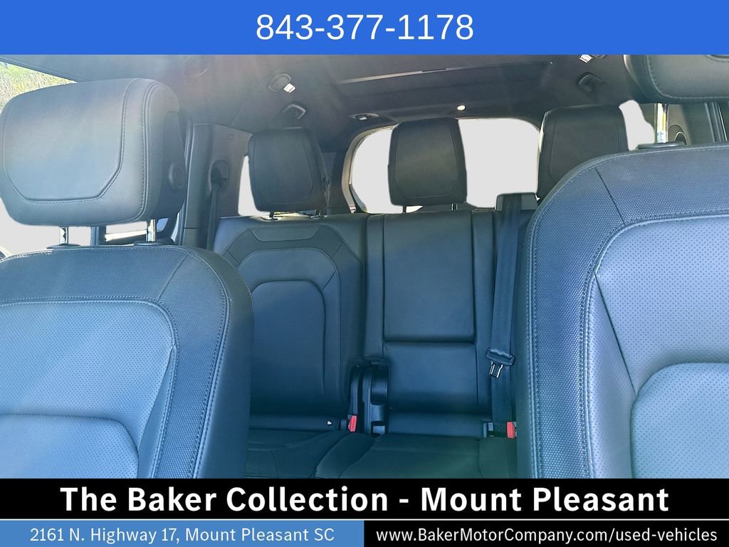 Used 2024 Land Rover Defender 130 X-Dynamic SE AWD/4WD image 24