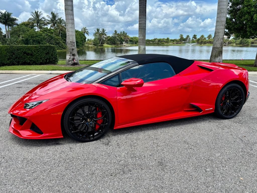 Used 2020 Lamborghini Huracan EVO AWD/4WD image 2