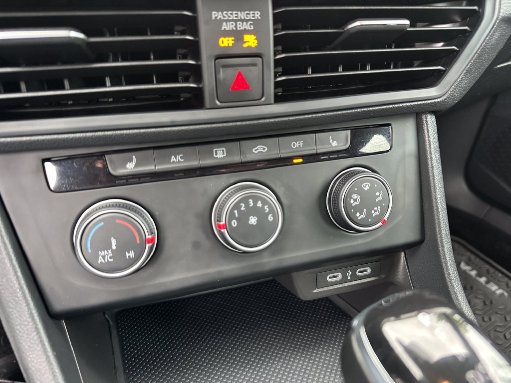 Used 2024 Volkswagen Jetta Sport FWD image 16