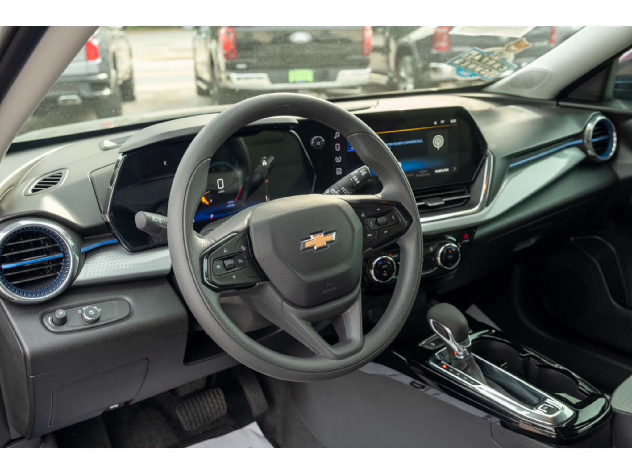 Used 2026 Chevrolet Trax LT FWD image 10