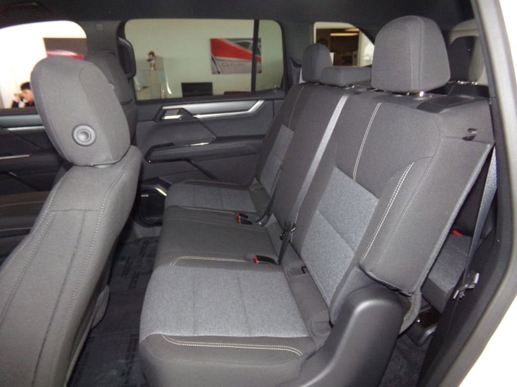 New 2025 GMC Acadia Elevation image 13