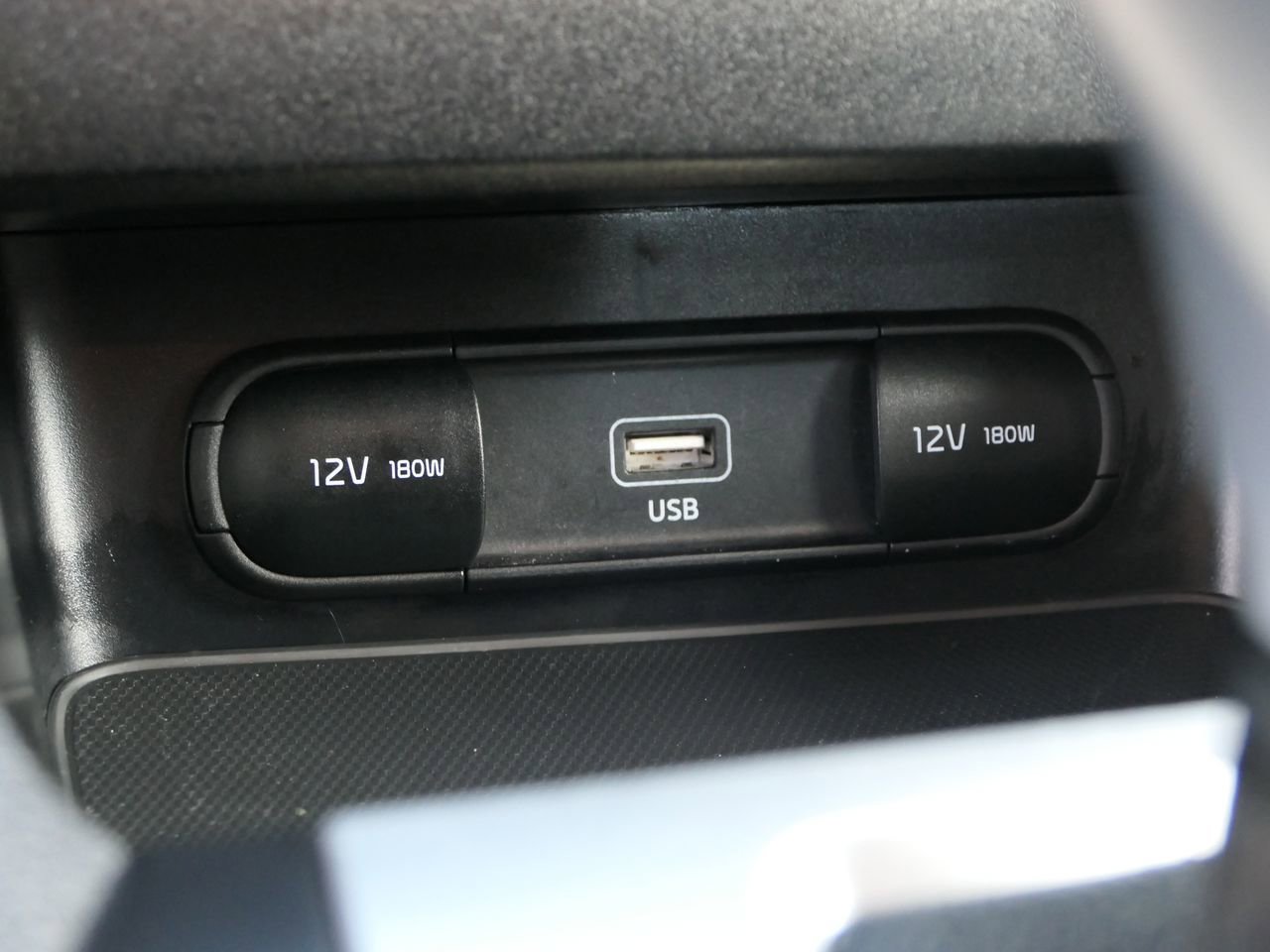 Used 2023 Kia Forte LXS w/ LXS Technology Package image 21