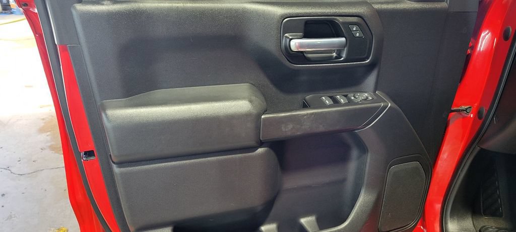 Used 2019 Chevrolet Silverado 1500 Custom w/ Custom Convenience Package AWD/4WD image 8