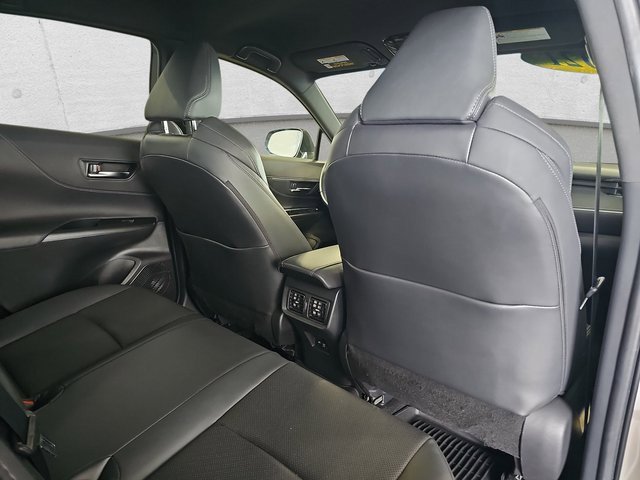 Used 2021 Toyota Venza image 11