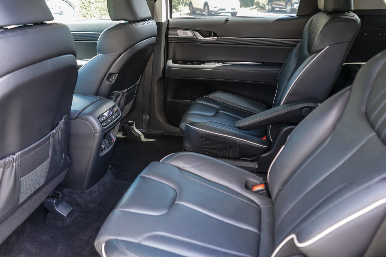 Used 2023 Hyundai Palisade Limited w/ Cargo Package FWD image 18