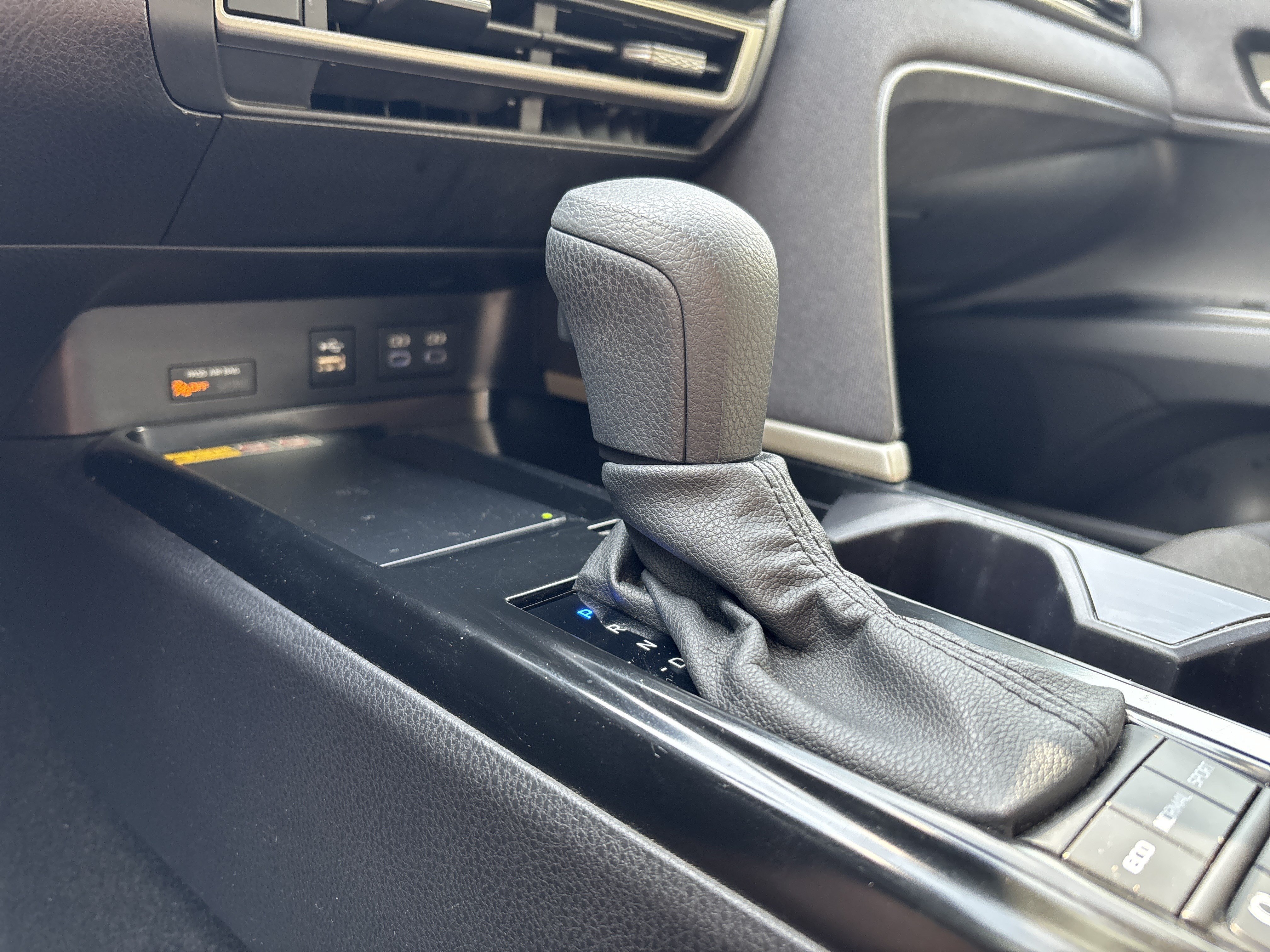Used 2025 Toyota Camry Hybrid FWD image 25