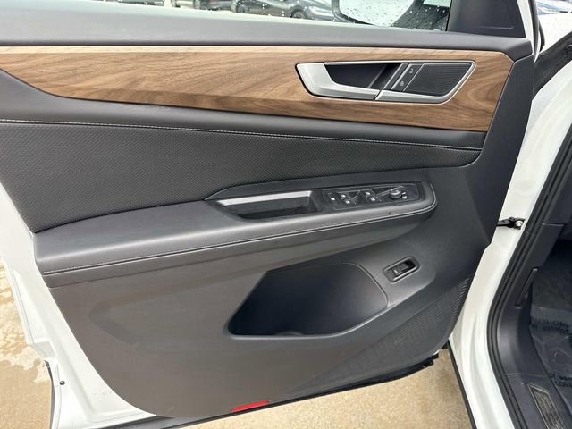 Certified 2025 Volkswagen Atlas SE image 10