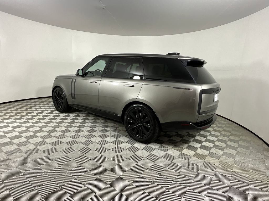 Used 2023 Land Rover Range Rover SE AWD/4WD image 3