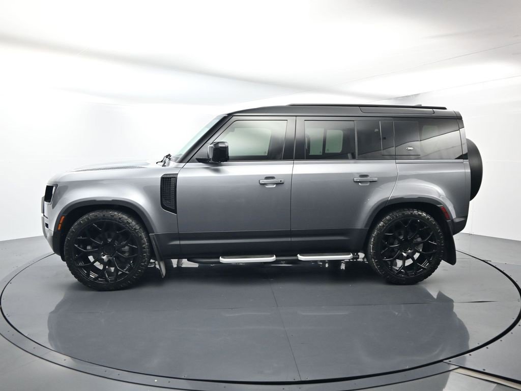 Used 2023 Land Rover Defender 110 S image 2