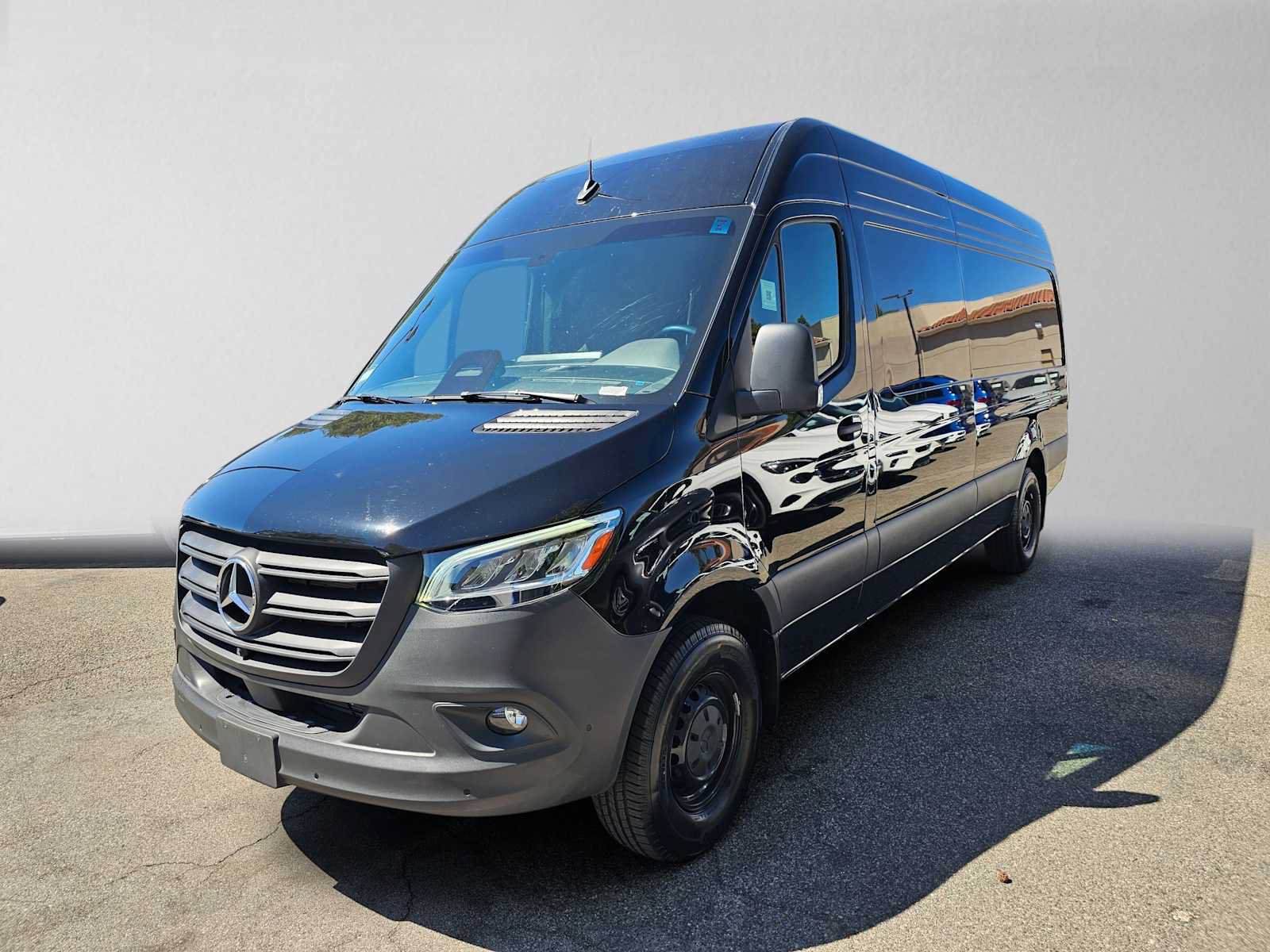 Used 2025 Mercedes-Benz Sprinter 2500 image 8