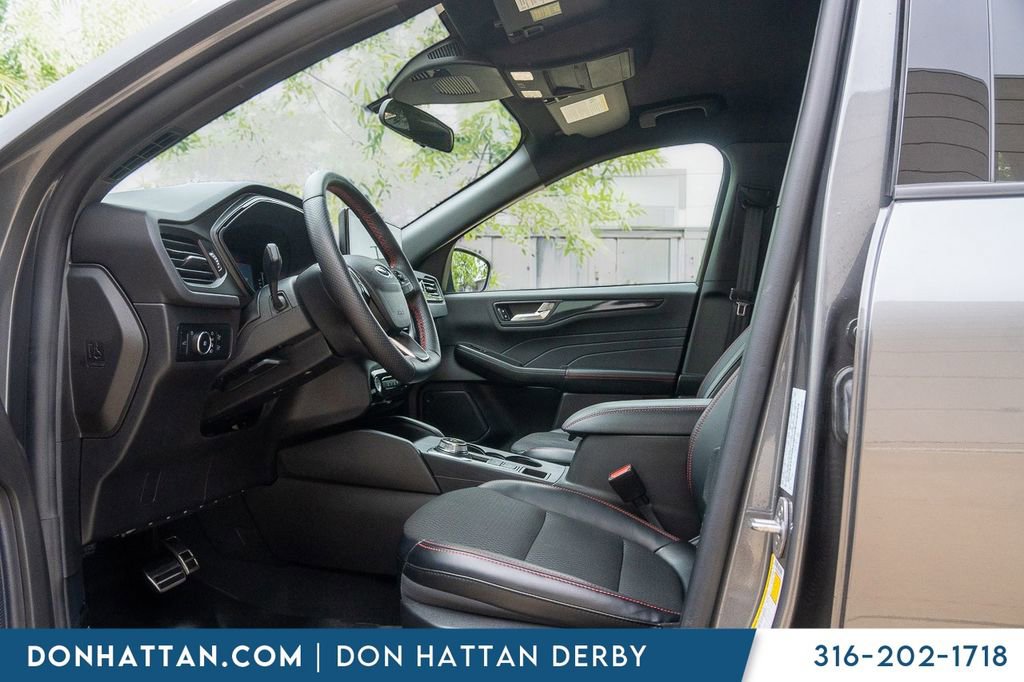 Used 2024 Ford Escape ST-Line Select w/ Tech Pack #1 AWD/4WD image 3