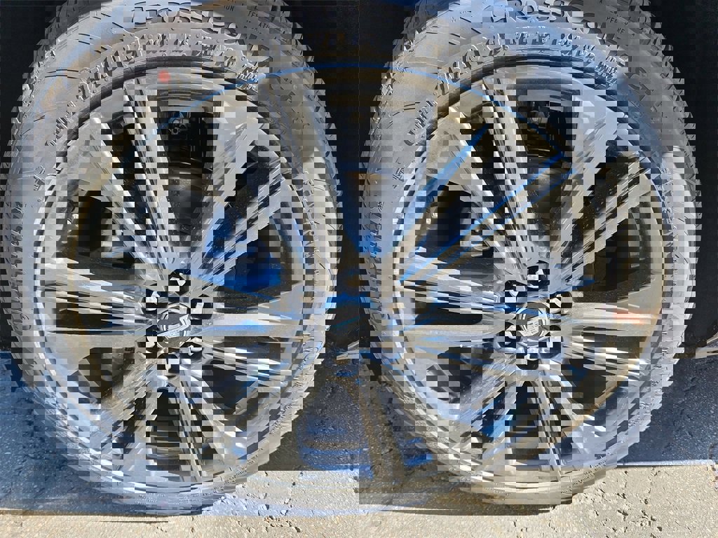 New 2025 Cadillac Optiq Sport 2 image 7