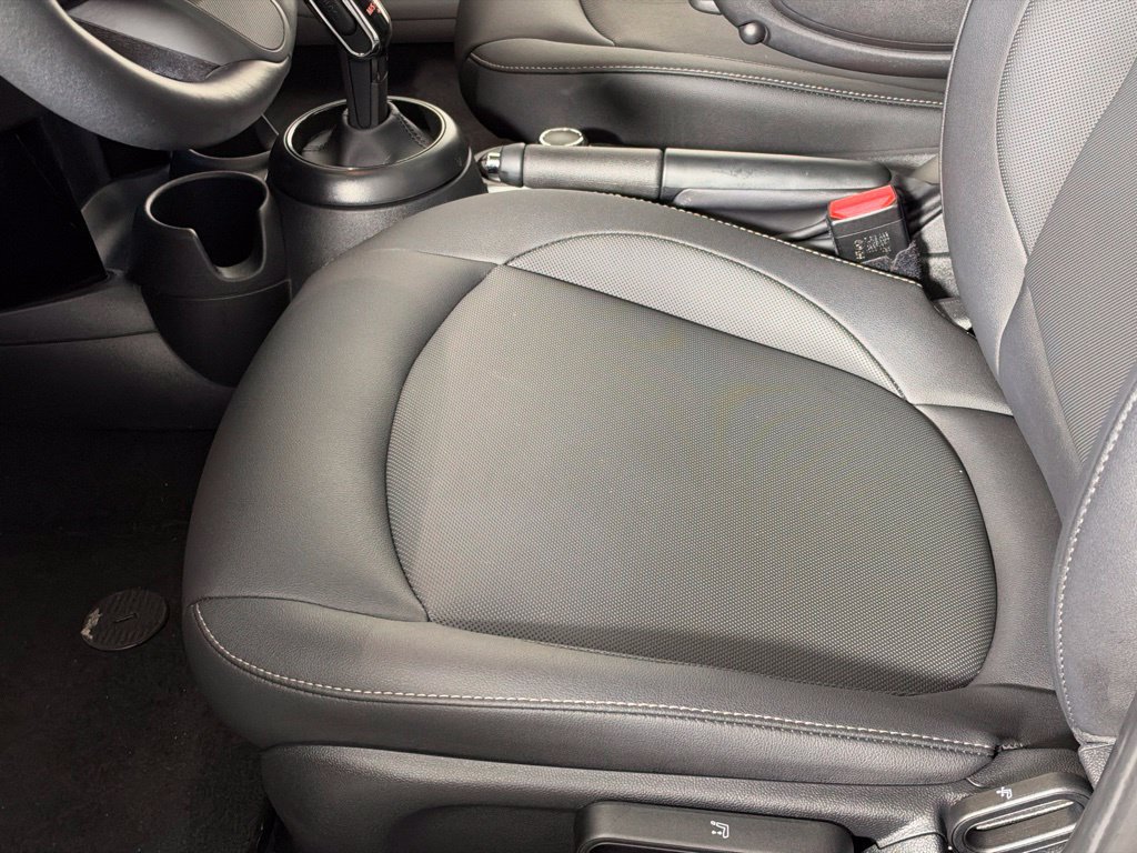 Certified 2024 MINI Cooper 4-Door Hardtop FWD image 32