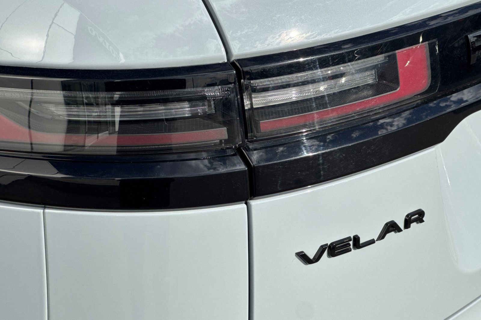 Used 2025 Land Rover Range Rover Velar Dynamic SE image 34