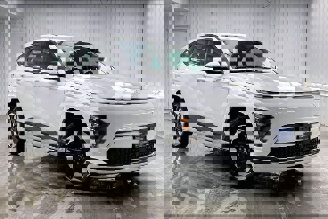 Certified 2024 Hyundai Kona SE image 34