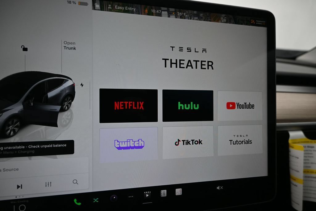 Used 2023 Tesla Model Y Long Range AWD/4WD image 14