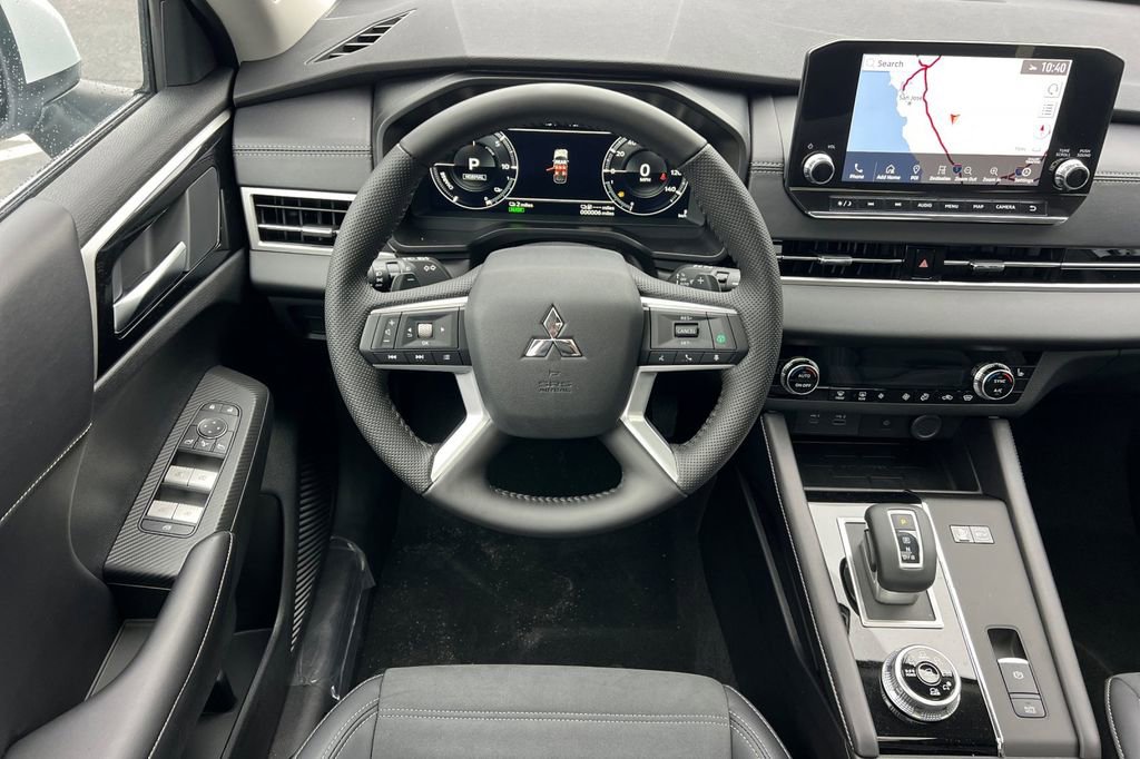 New 2025 Mitsubishi Outlander SE image 15