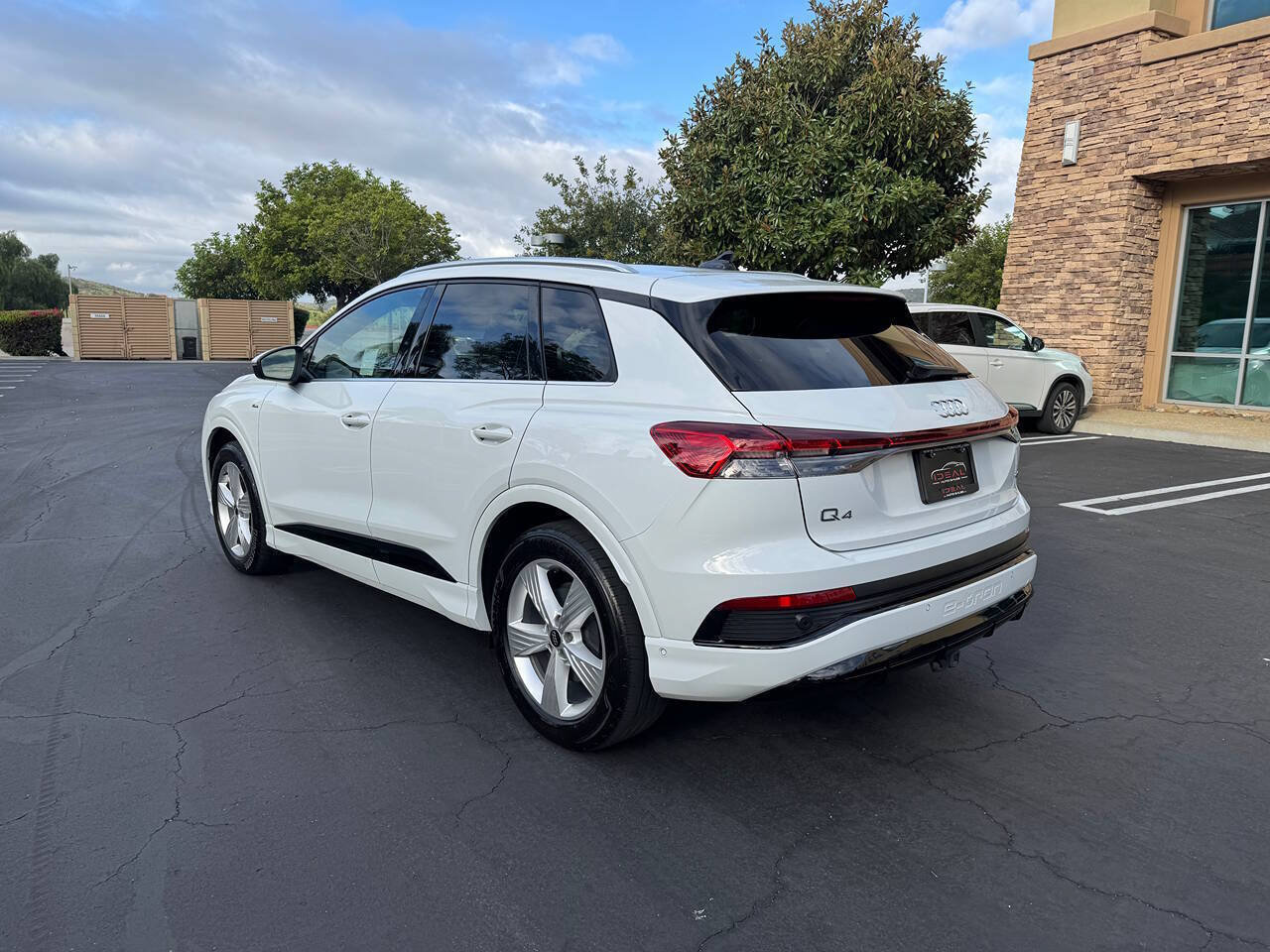 Used 2024 Audi Q4 e-tron Premium Plus w/ Premium Plus AWD/4WD image 3