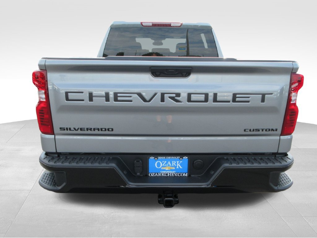 New 2026 Chevrolet Silverado 1500 Custom Trail Boss w/ LPO, Dark Essentials Package AWD/4WD image 5