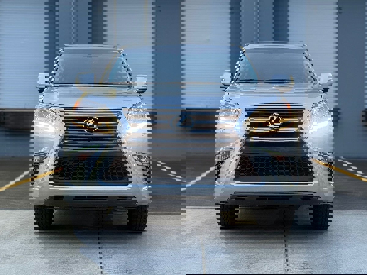 Used 2018 Lexus GX 460 Premium w/ Premium Package AWD/4WD image 8