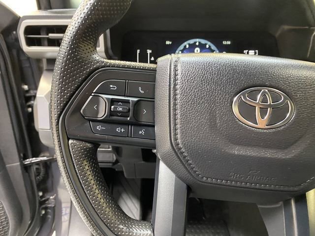 Used 2025 Toyota Tacoma SR5 AWD/4WD image 34