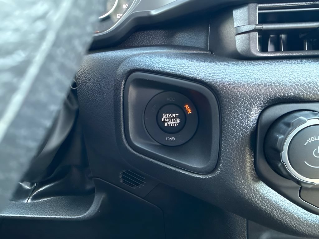 Used 2025 Jeep Wrangler Sport AWD/4WD image 12