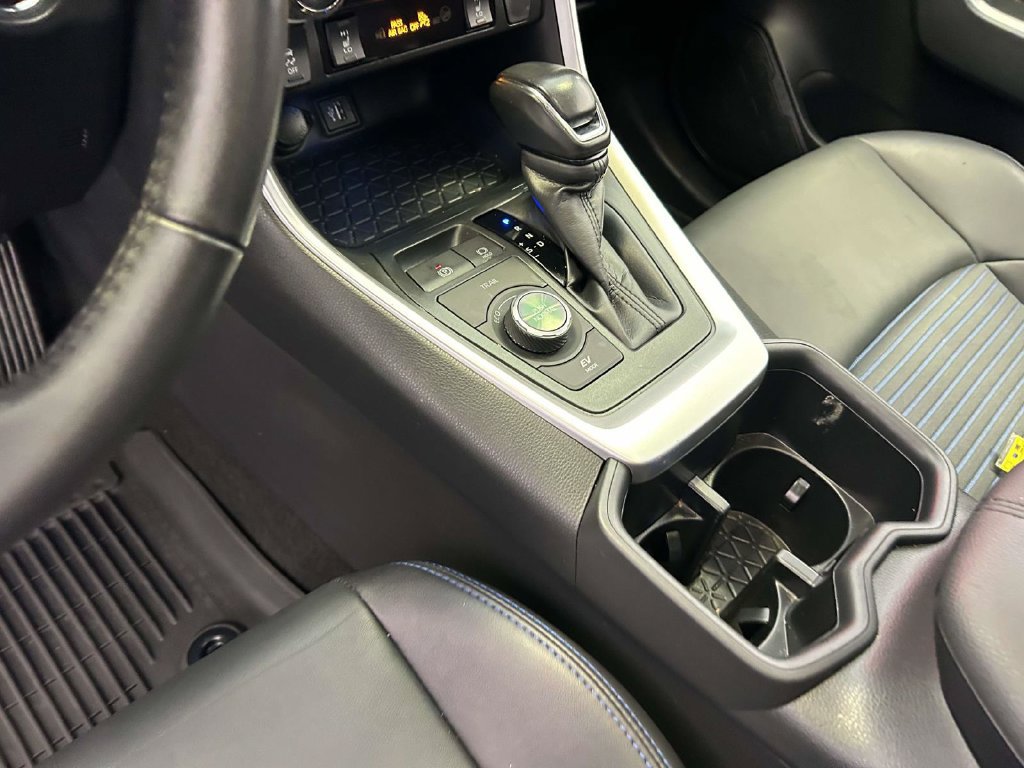 Used 2025 Toyota RAV4 XSE AWD/4WD image 20
