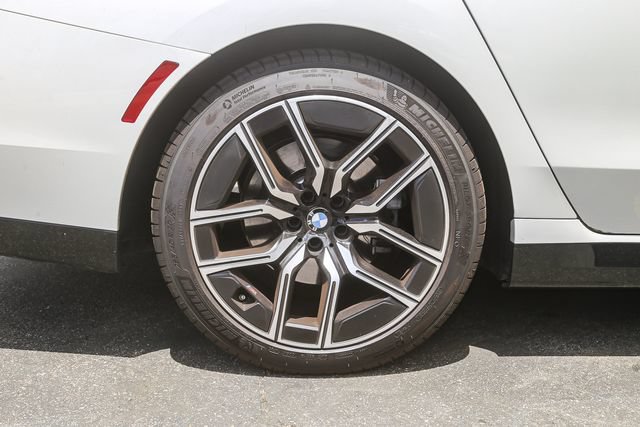 Used 2025 BMW 740i xDrive AWD/4WD image 12