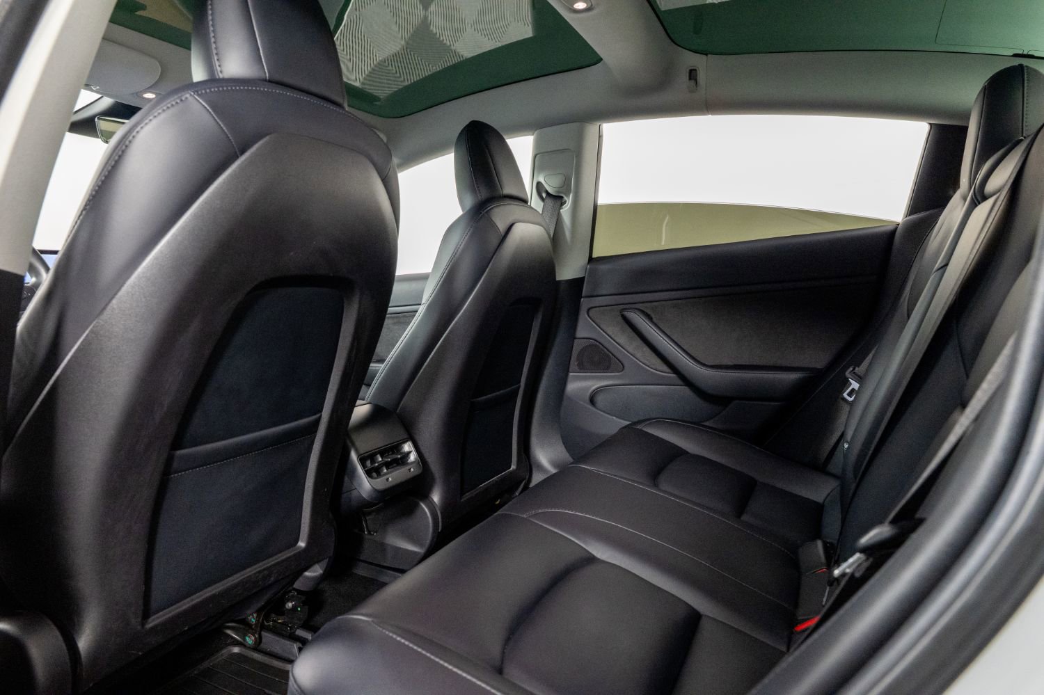 Used 2018 Tesla Model 3 Long Range image 19