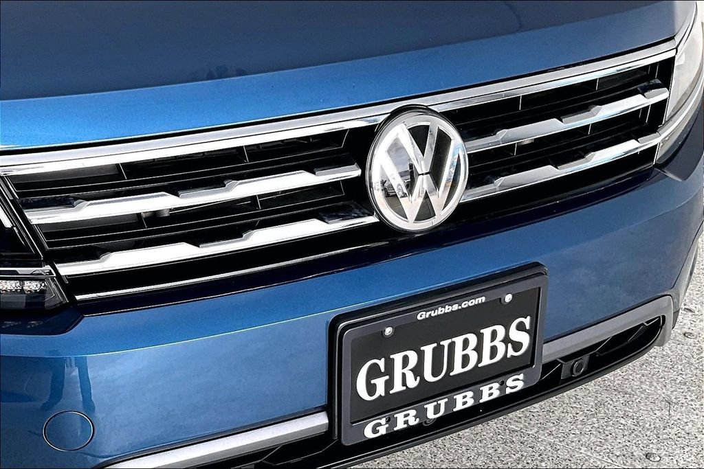 Used 2020 Volkswagen Tiguan SEL Premium R-Line AWD/4WD image 34