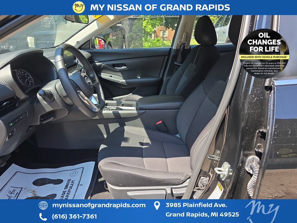 Used 2025 Nissan Sentra SV w/ All-Weather Package FWD image 10