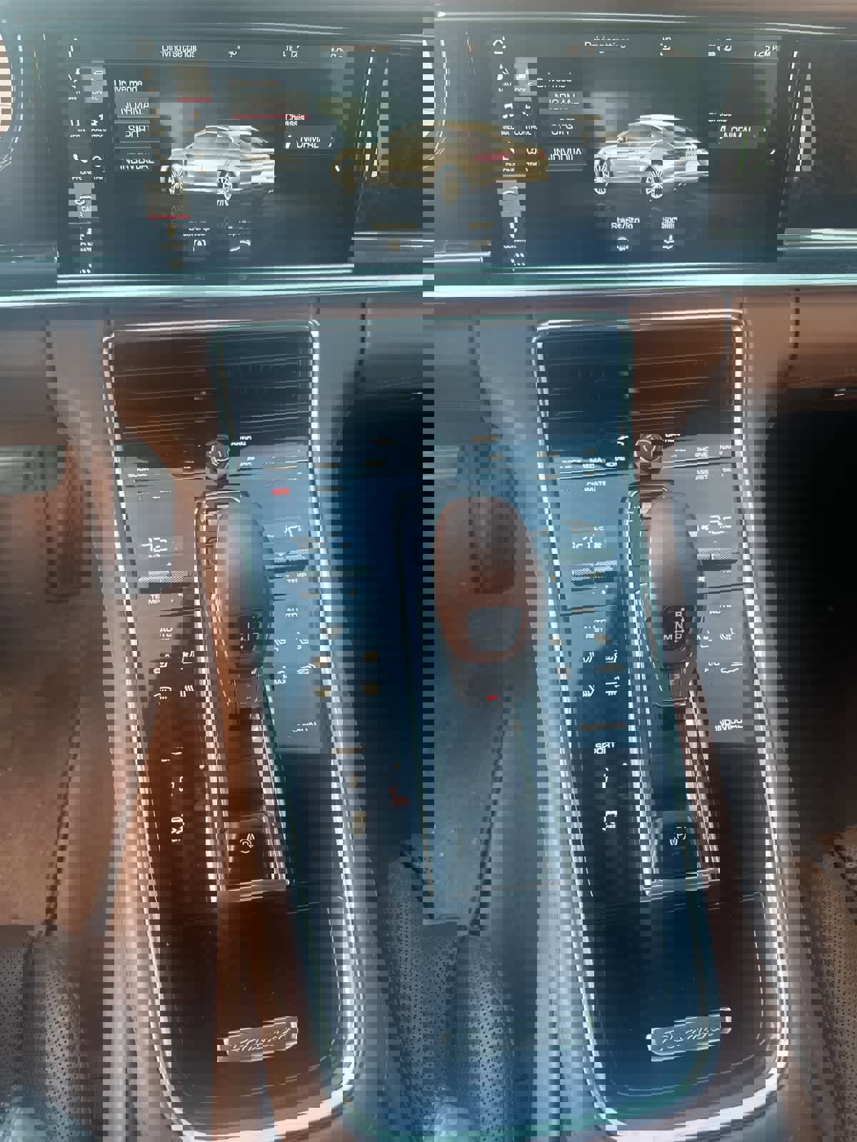 Used 2019 Porsche Panamera 4 image 20