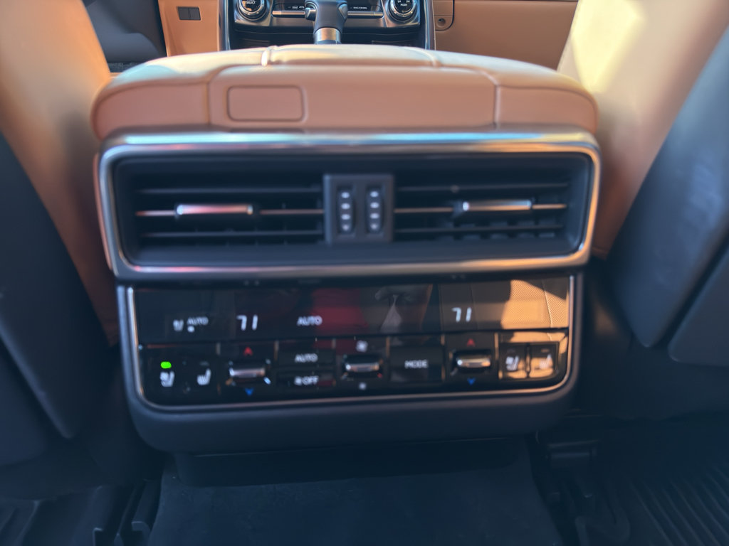 Used 2024 Lexus LX 600 4WD w/ Luxury Package image 14